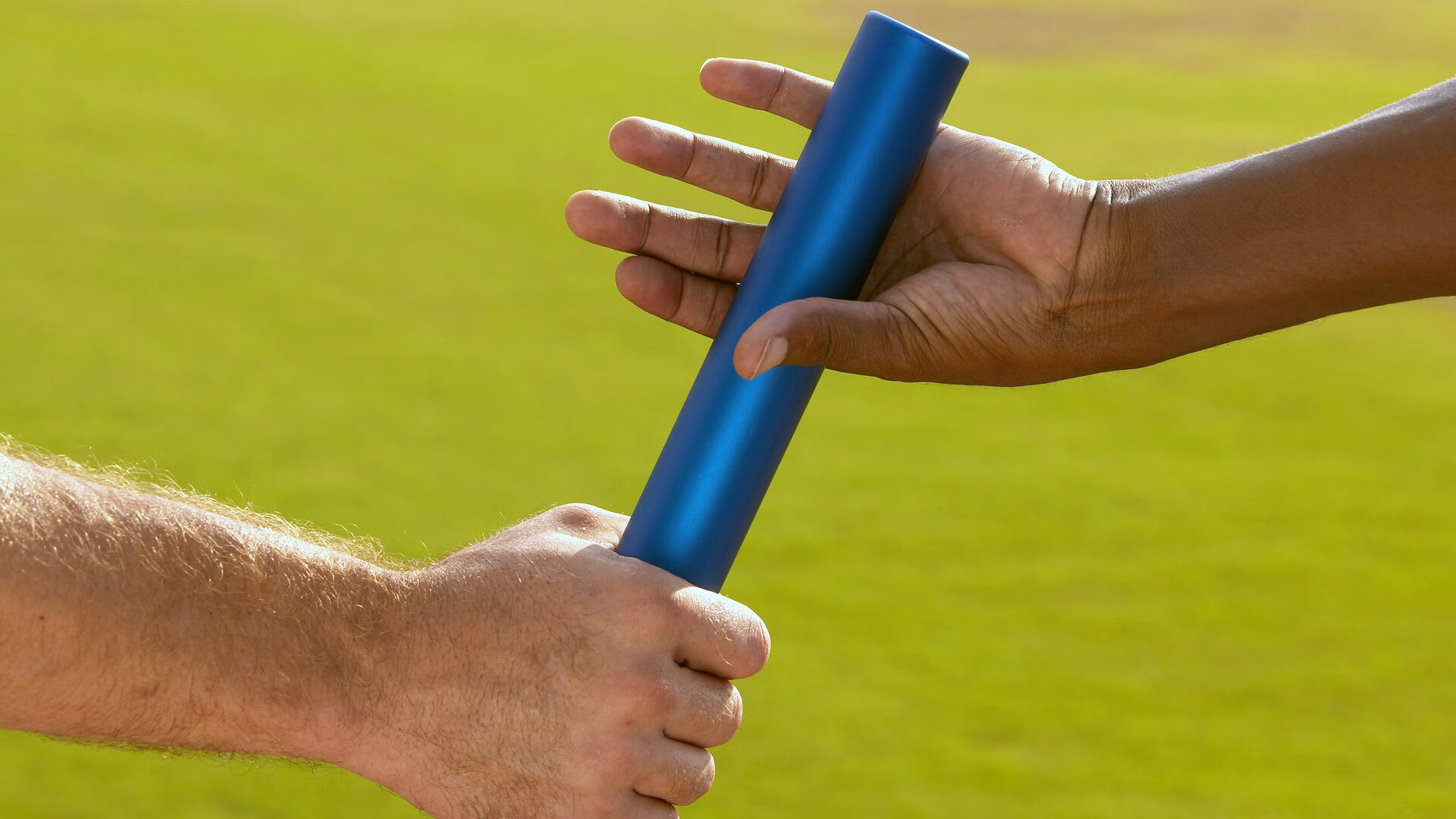 足球运动的低碳未来:绿色技术引领新纪元,足球元素的环保作品