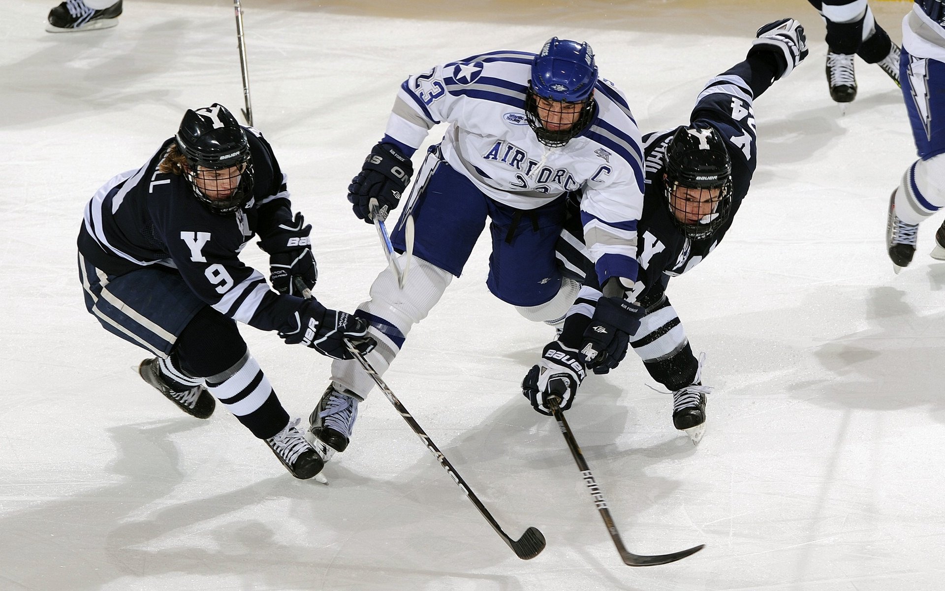曼联绝平热刺，德里赫特破门追平比分，延续不败红魔传统，曼联1-6热刺视频